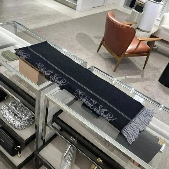 COACH Classic Horse And Carriage Oversized Muffler CK714 BLK - Picture 5 of 7